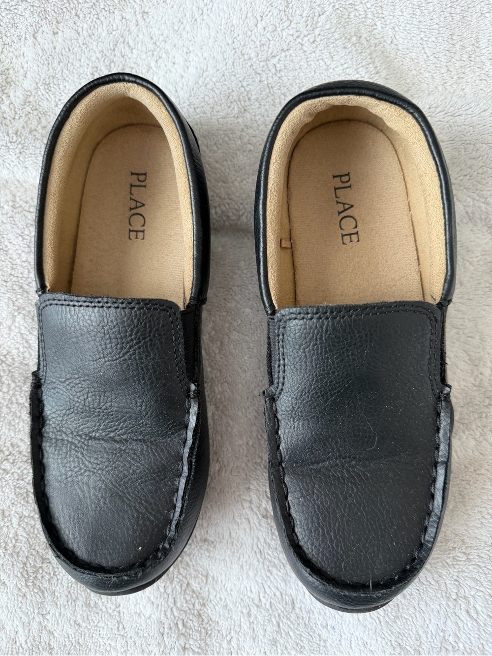 The Children's Place Black Slip-On dress shoes size 2Y